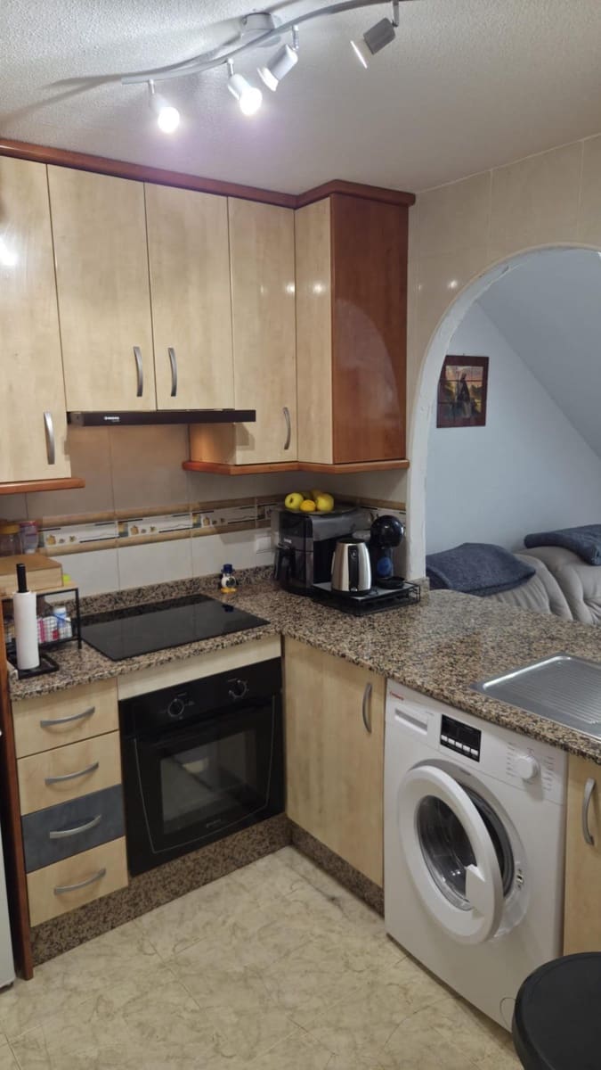 Ático de 4 habitaciones en Guardamar del Segura en venta - 268.000 € (Ref: 9783063)