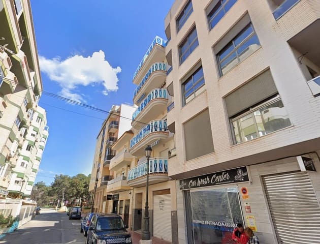 Ático de 4 habitaciones en Guardamar del Segura en venta - 268.000 € (Ref: 9783063)