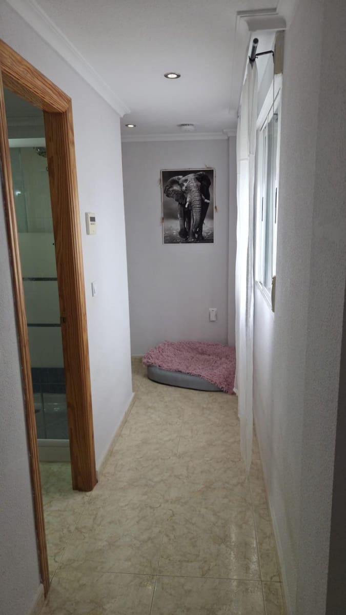 Ático de 4 habitaciones en Guardamar del Segura en venta - 268.000 € (Ref: 9783063)