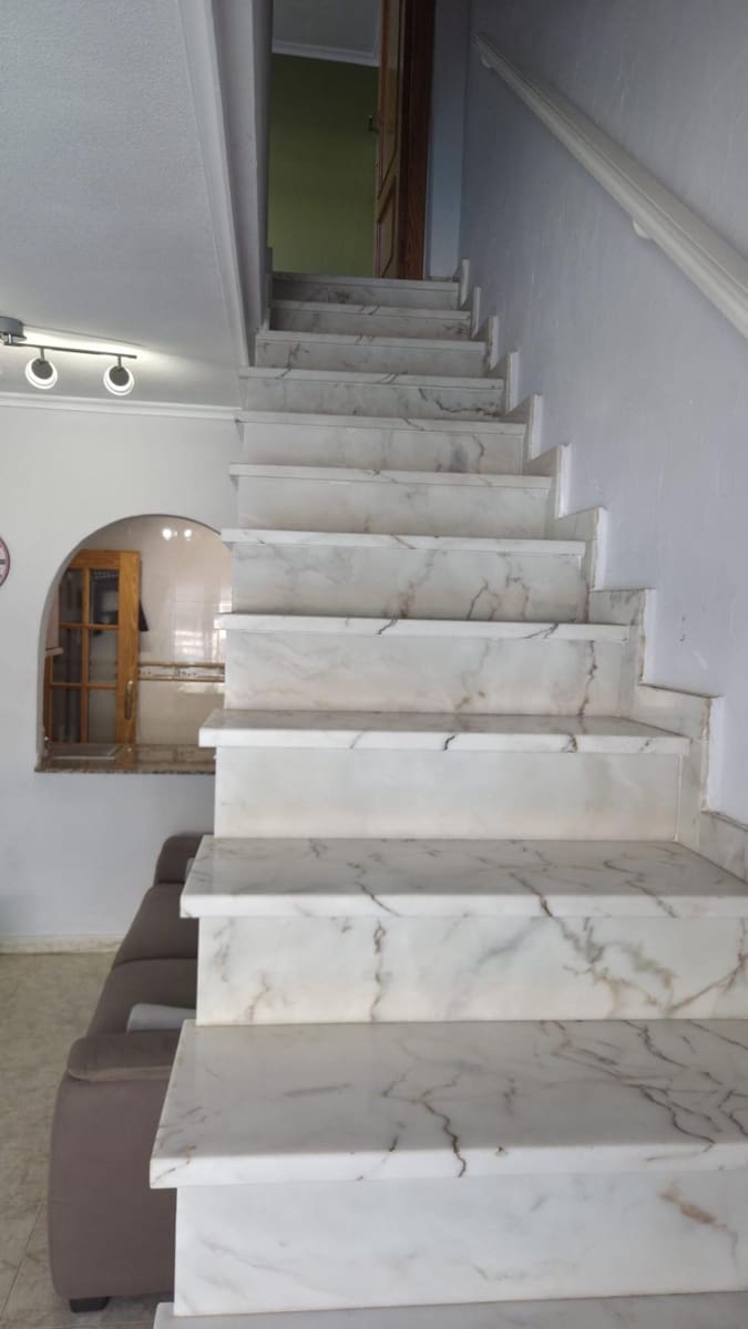 Ático de 4 habitaciones en Guardamar del Segura en venta - 268.000 € (Ref: 9783063)