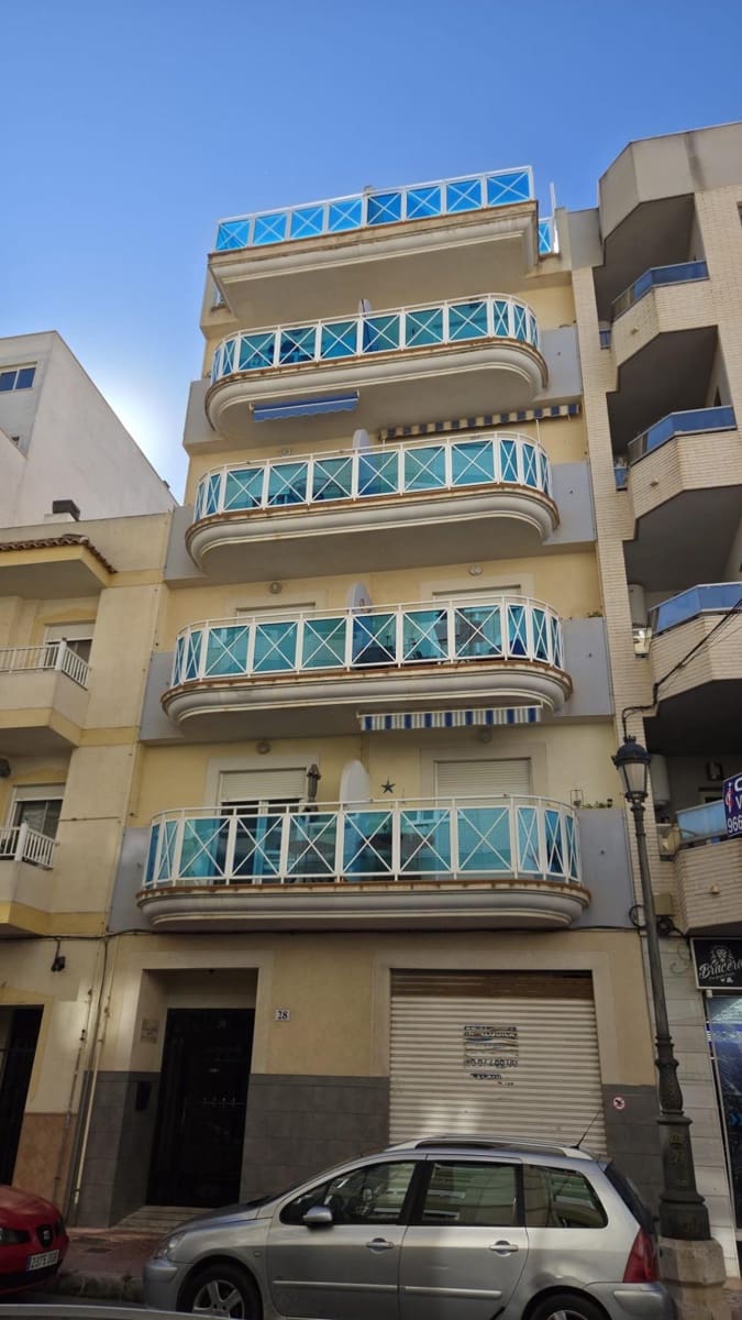 Ático de 4 habitaciones en Guardamar del Segura en venta - 268.000 € (Ref: 9783063)