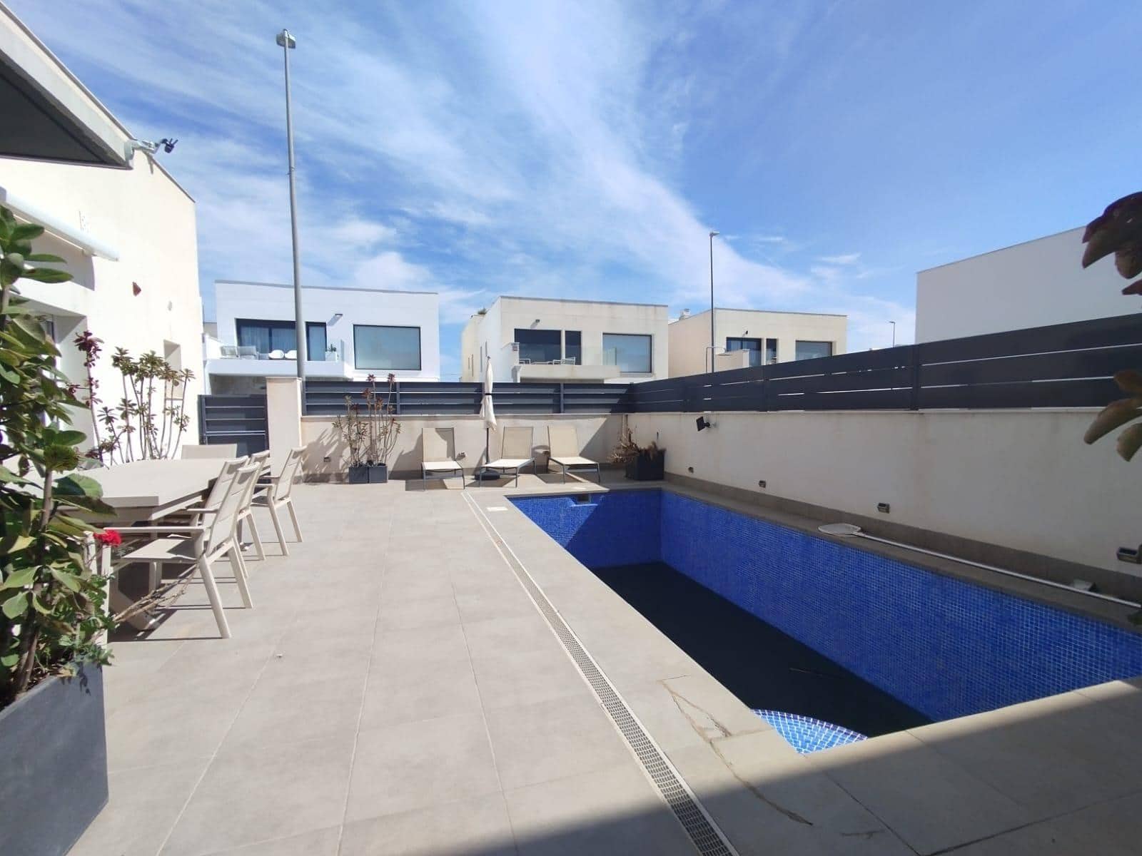 2 bedroom Semi-detached Villa for sale in Daya Vieja with pool - € 520,000 (Ref: 9783615)