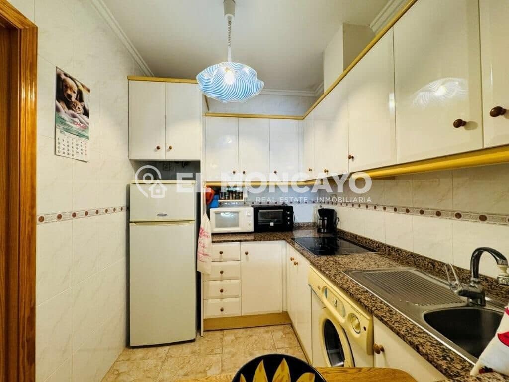 2 bedroom Apartment for sale in Torrevieja with pool - € 165,000 (Ref: 9829036)