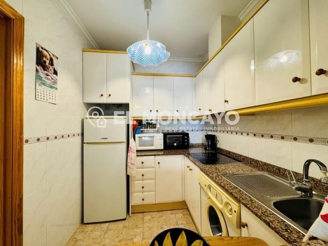 2 bedroom Apartment for sale in Torrevieja with pool - € 165,000 (Ref: 9829036)