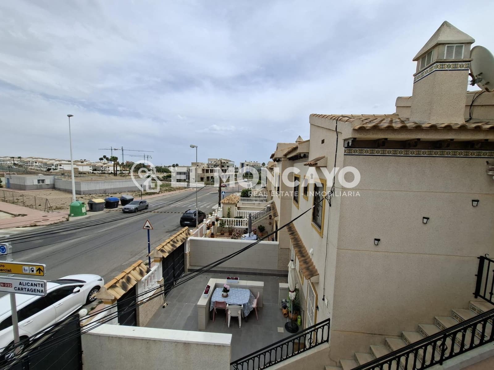 2 soveværelse Rækkehus til salg i Orihuela Costa med swimmingpool - € 179.000 (Ref: 9829037)