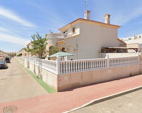 3 soverom Rekkehus til salgs i Aguas Nuevas, Torrevieja med svømmebasseng - € 185 000 (Ref: 9831300)