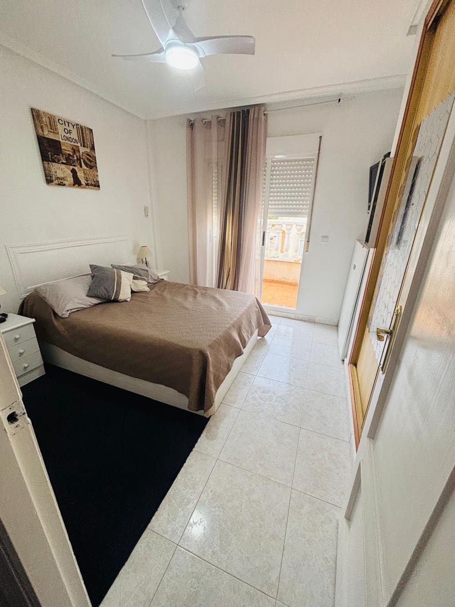 3 soveværelse Rækkehus til salg i Aguas Nuevas med swimmingpool - € 189.900 (Ref: 9831300)