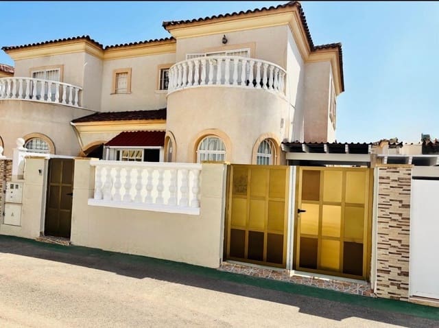 3 soverom Rekkehus til salgs i Aguas Nuevas, Torrevieja med svømmebasseng - € 185 000 (Ref: 9831300)