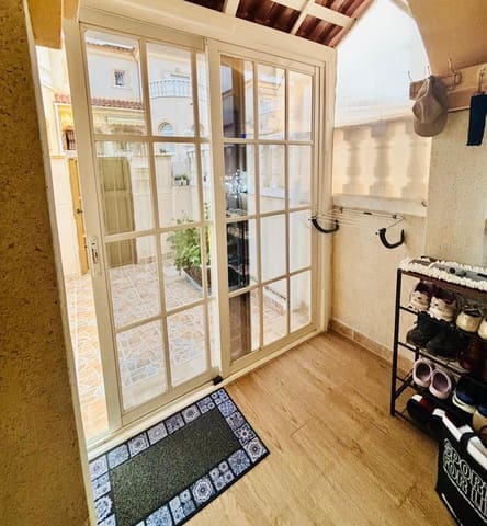 3 soverom Rekkehus til salgs i Aguas Nuevas, Torrevieja med svømmebasseng - € 185 000 (Ref: 9831300)
