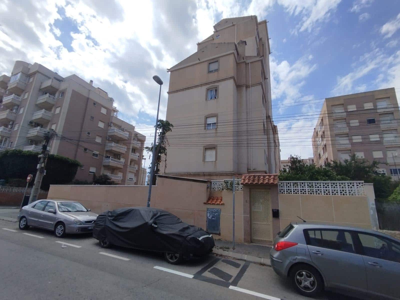 2 quarto Apartamento para venda em Torrevieja com piscina - 125 000 € (Ref: 9843340)