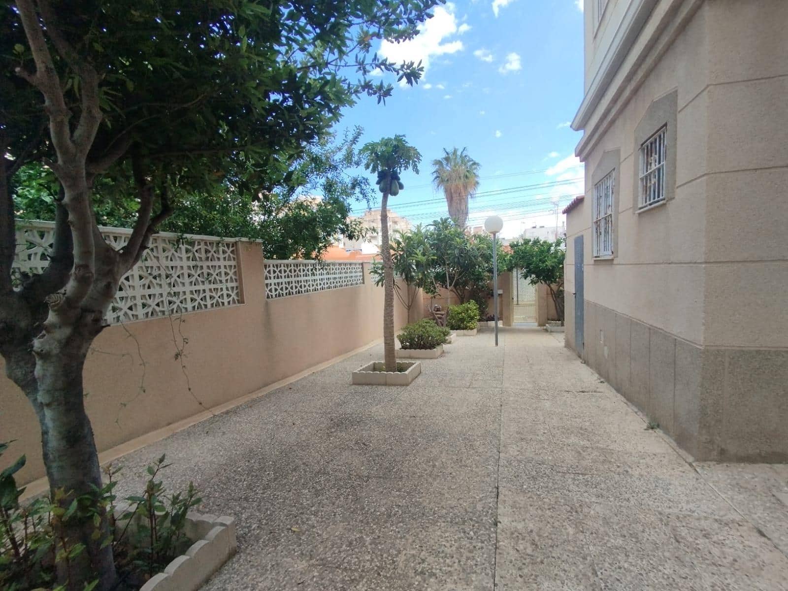 2 quarto Apartamento para venda em Torrevieja com piscina - 125 000 € (Ref: 9843340)