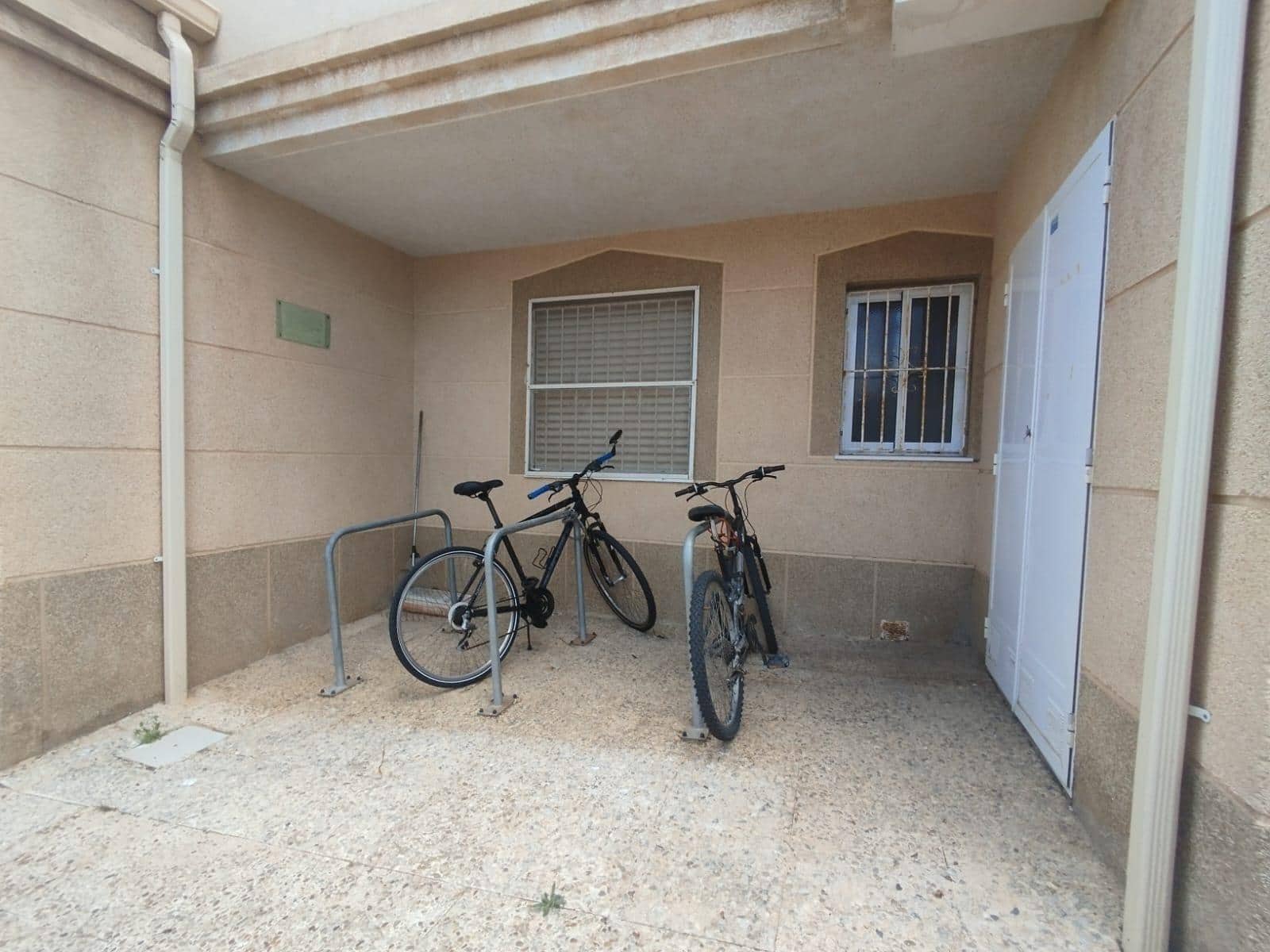 2 quarto Apartamento para venda em Torrevieja com piscina - 125 000 € (Ref: 9843340)