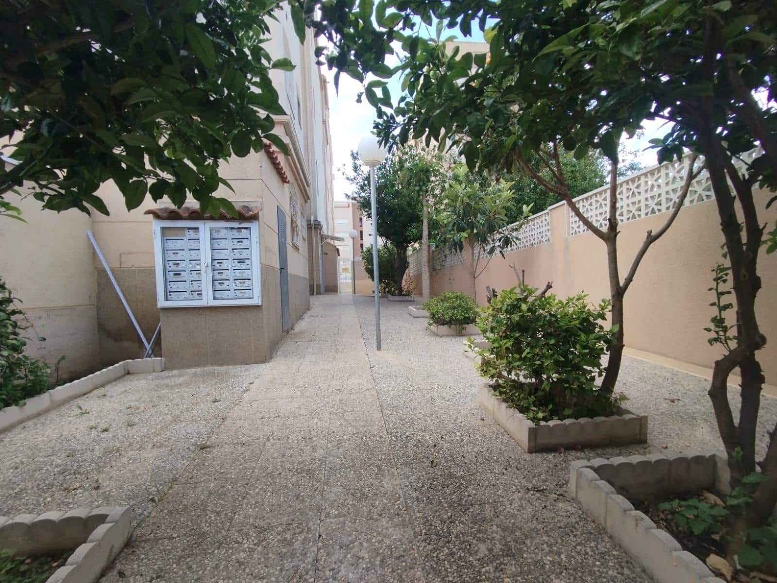 2 quarto Apartamento para venda em Torrevieja com piscina - 125 000 € (Ref: 9843340)