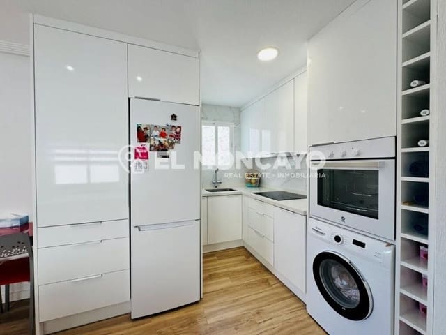 2 bedroom Apartment for sale in Guardamar del Segura with garage - € 169,000 (Ref: 9846175)