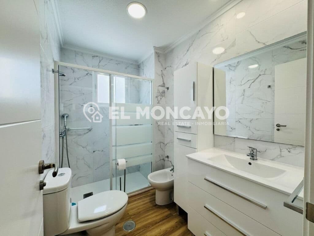 2 bedroom Apartment for sale in Guardamar del Segura with garage - € 169,000 (Ref: 9846175)