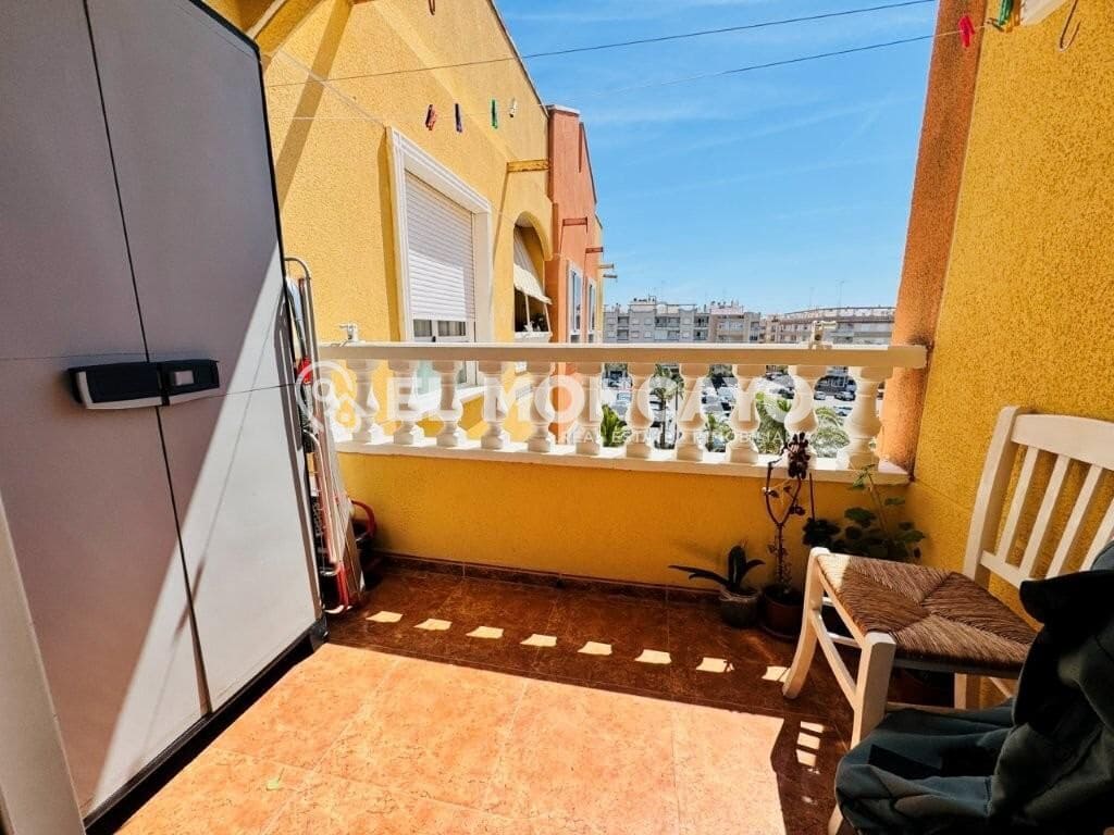2 bedroom Apartment for sale in Guardamar del Segura with garage - € 169,000 (Ref: 9846175)