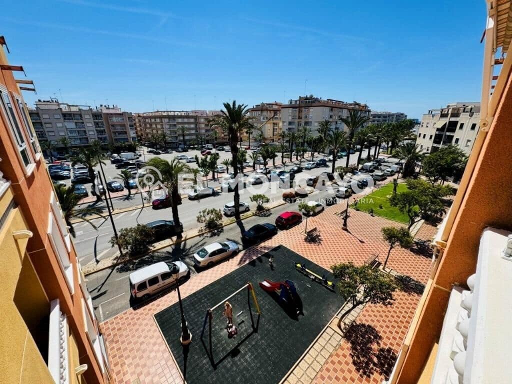 2 bedroom Apartment for sale in Guardamar del Segura with garage - € 169,000 (Ref: 9846175)