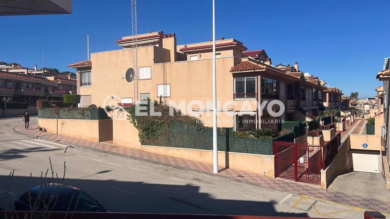 2 bedroom Terraced Villa for sale in Gran Alacant with pool garage - € 280,000 (Ref: 9846176)