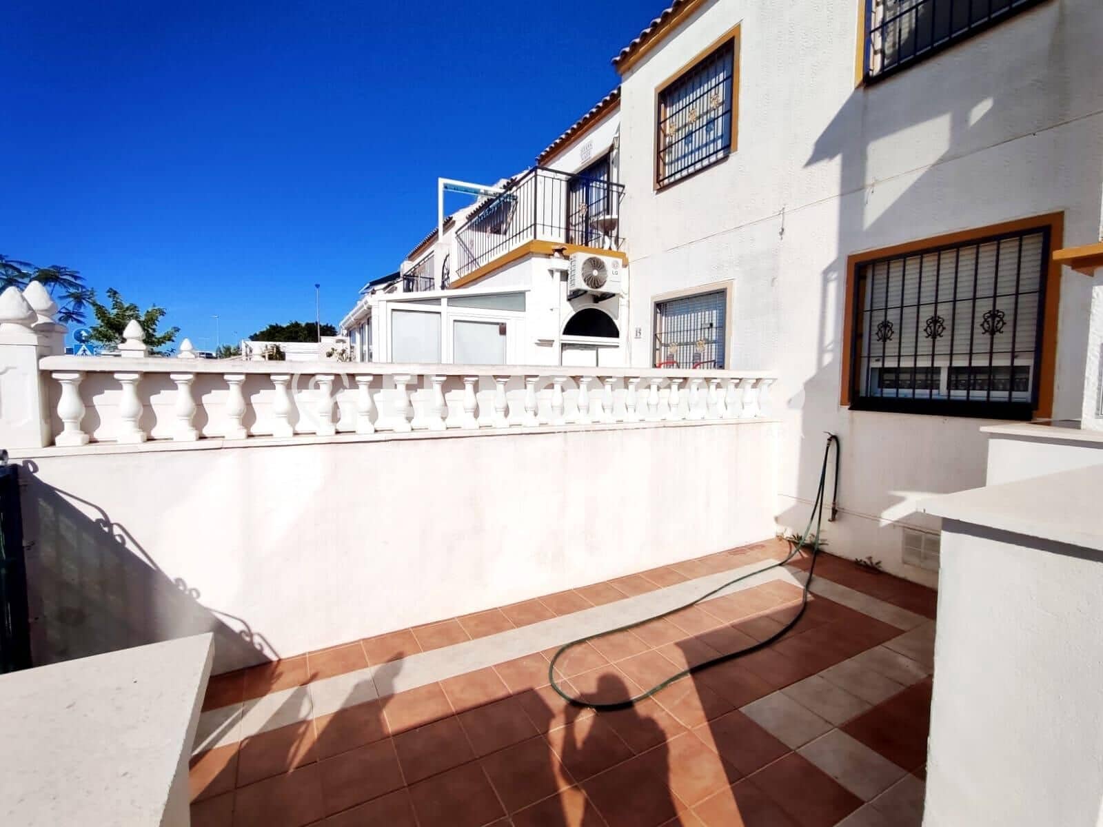 2 bedroom Bungalow for sale in El Limonar with pool - € 147,000 (Ref: 9849286)