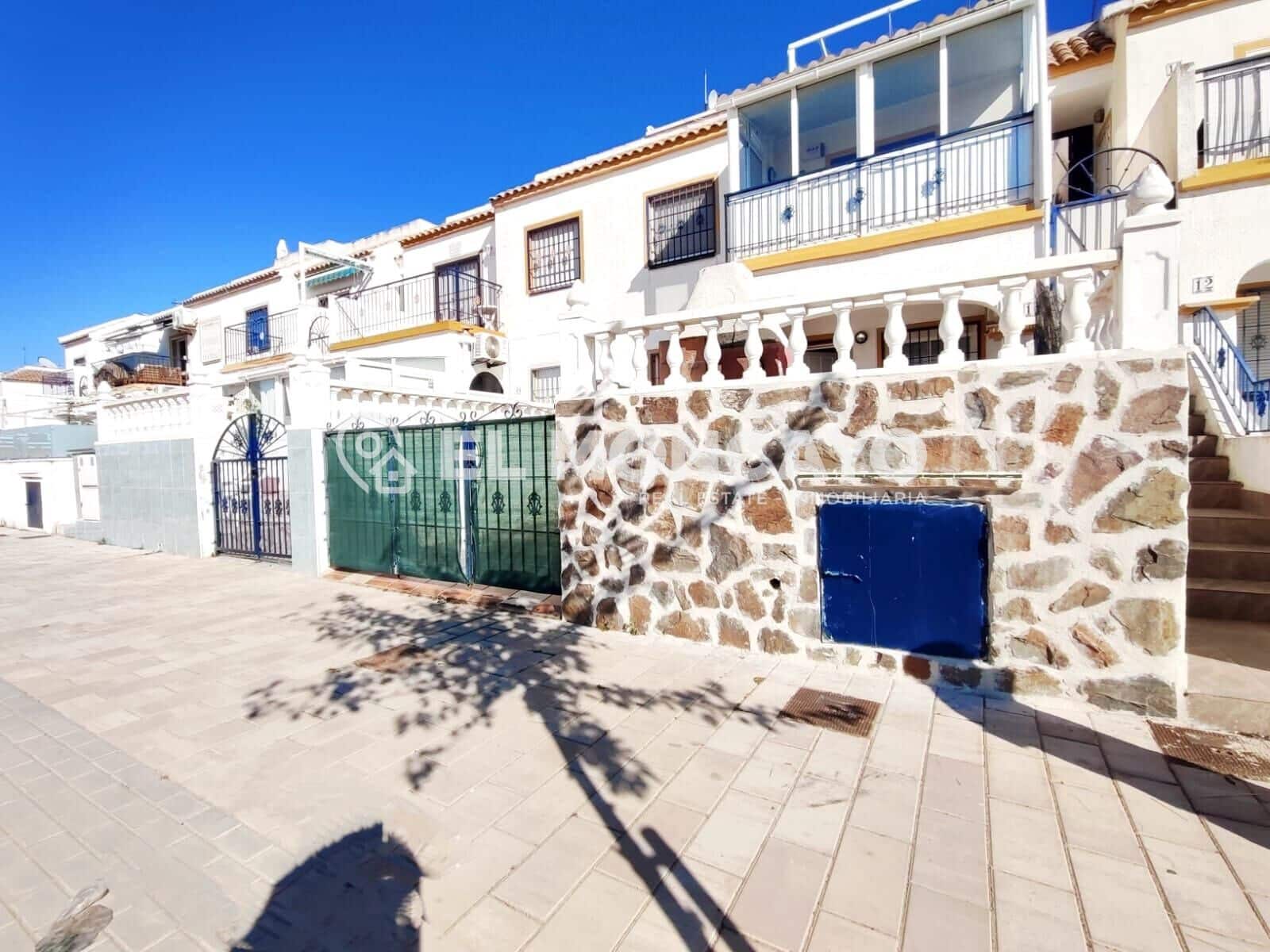 2 bedroom Bungalow for sale in El Limonar with pool - € 147,000 (Ref: 9849286)