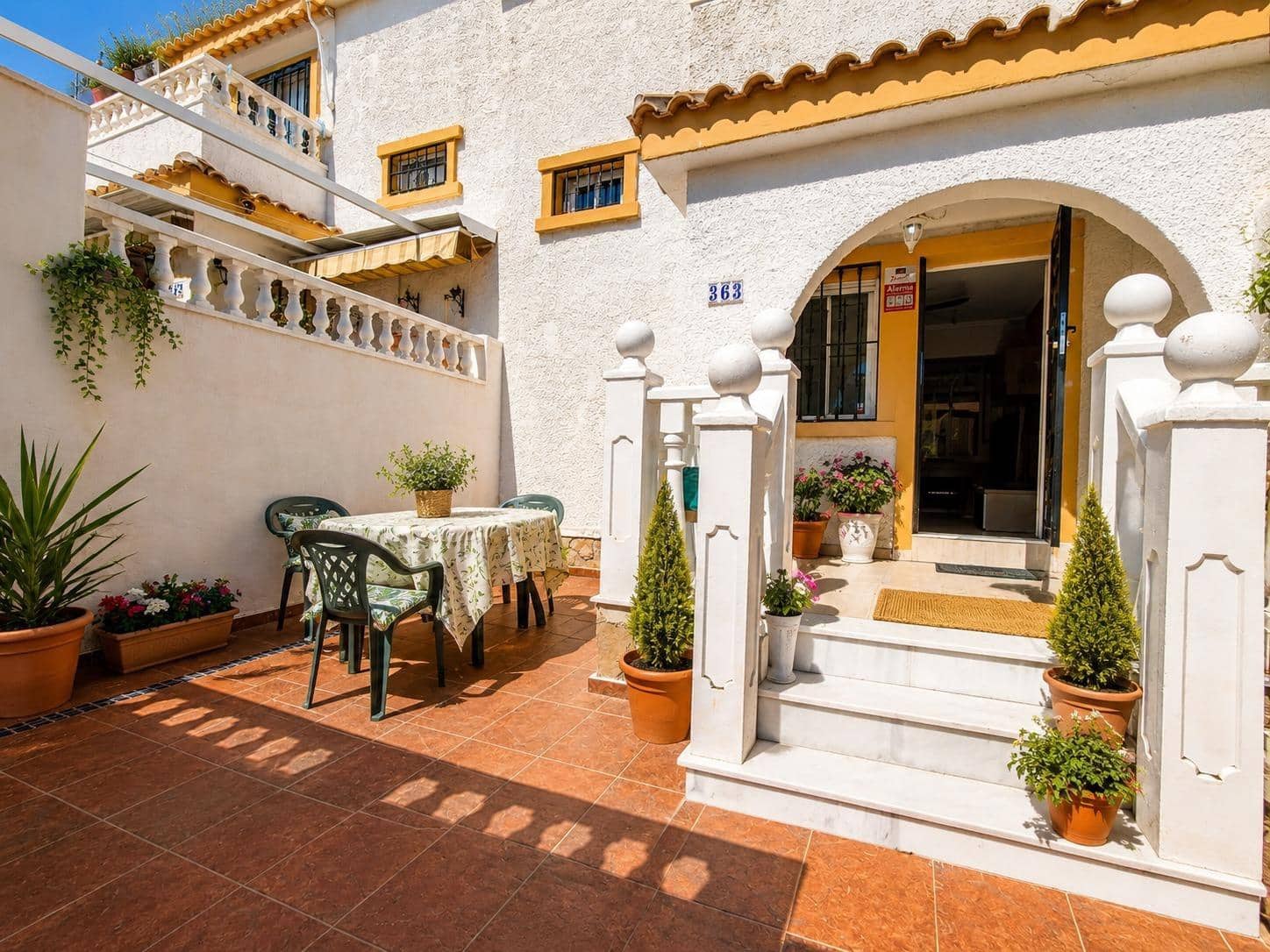 2 sovrum Radhus till salu i Gran Alacant med pool - 210 000 € (Ref: 9855377)