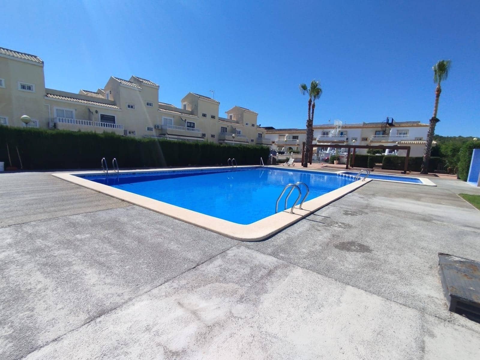 2 sovrum Radhus till salu i Gran Alacant med pool - 210 000 € (Ref: 9855377)