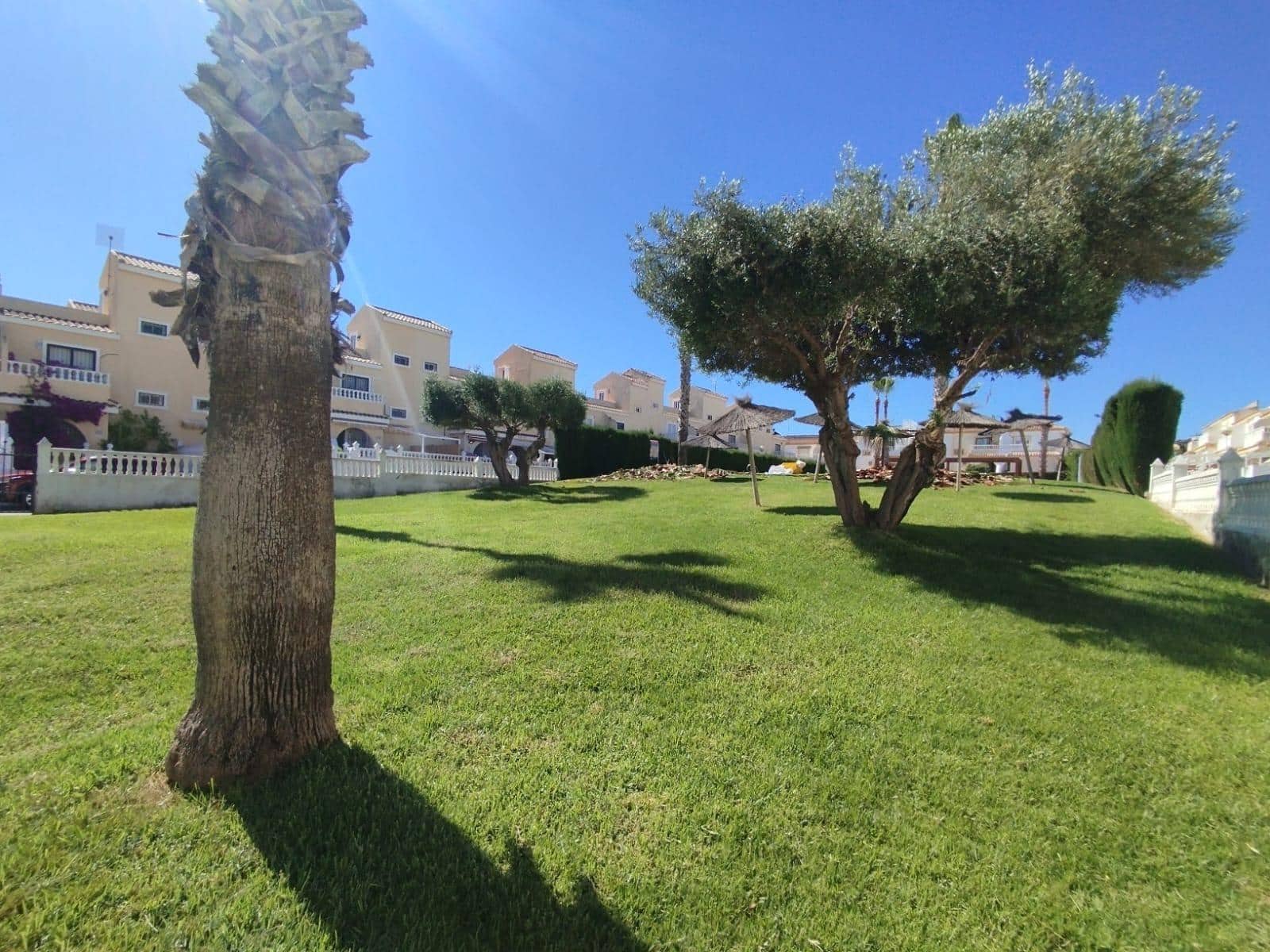 2 sovrum Radhus till salu i Gran Alacant med pool - 210 000 € (Ref: 9855377)