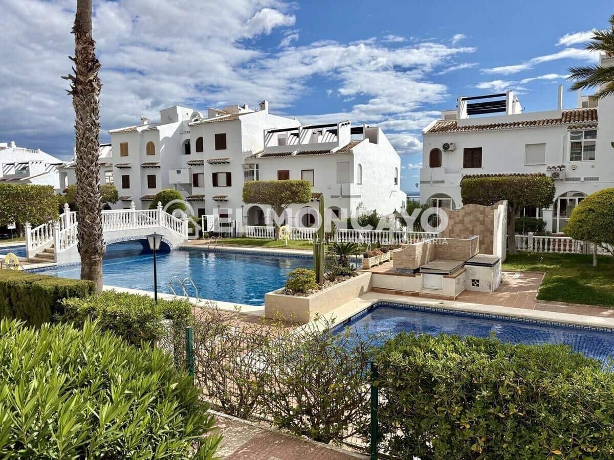 3 soveværelse Rækkehus til salg i Rojales med swimmingpool - € 215.000 (Ref: 9873431)