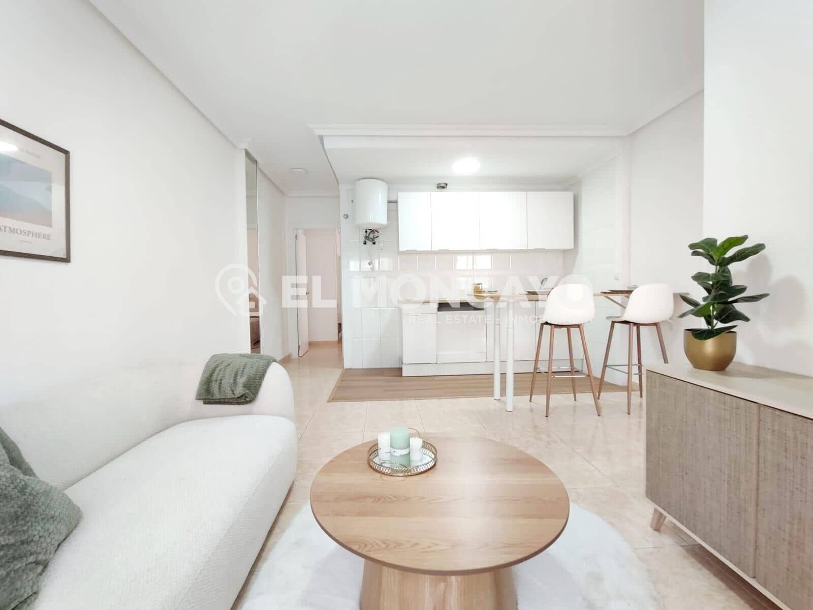 Apartamento de 2 habitaciones en Torrevieja en venta - 144.000 € (Ref: 9878747)