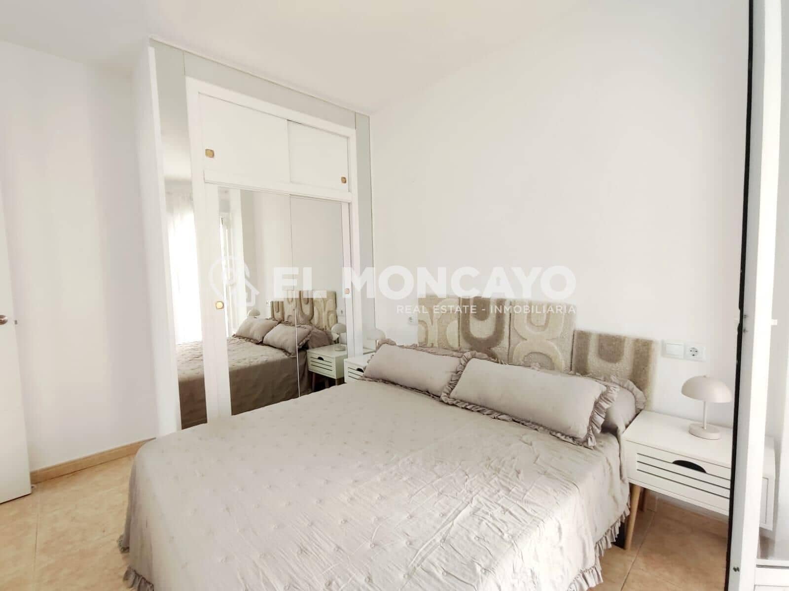 Apartamento de 2 habitaciones en Torrevieja en venta - 144.000 € (Ref: 9878747)