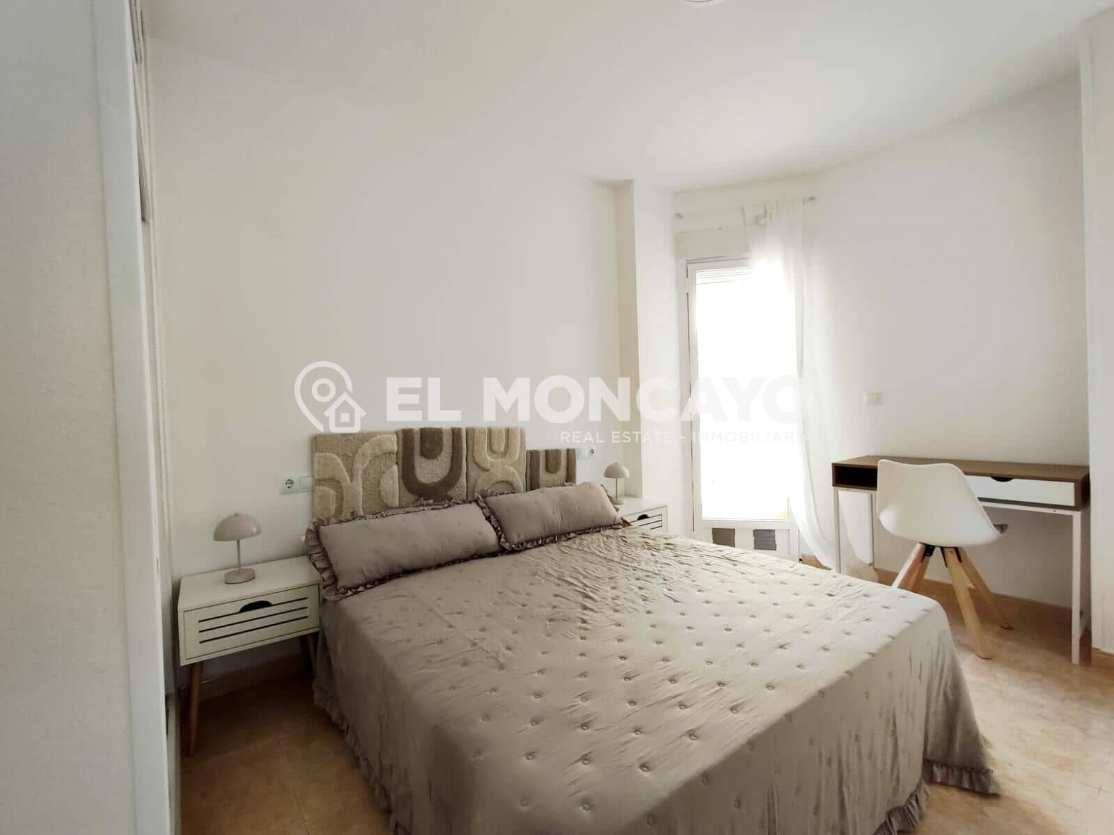 Apartamento de 2 habitaciones en Torrevieja en venta - 144.000 € (Ref: 9878747)