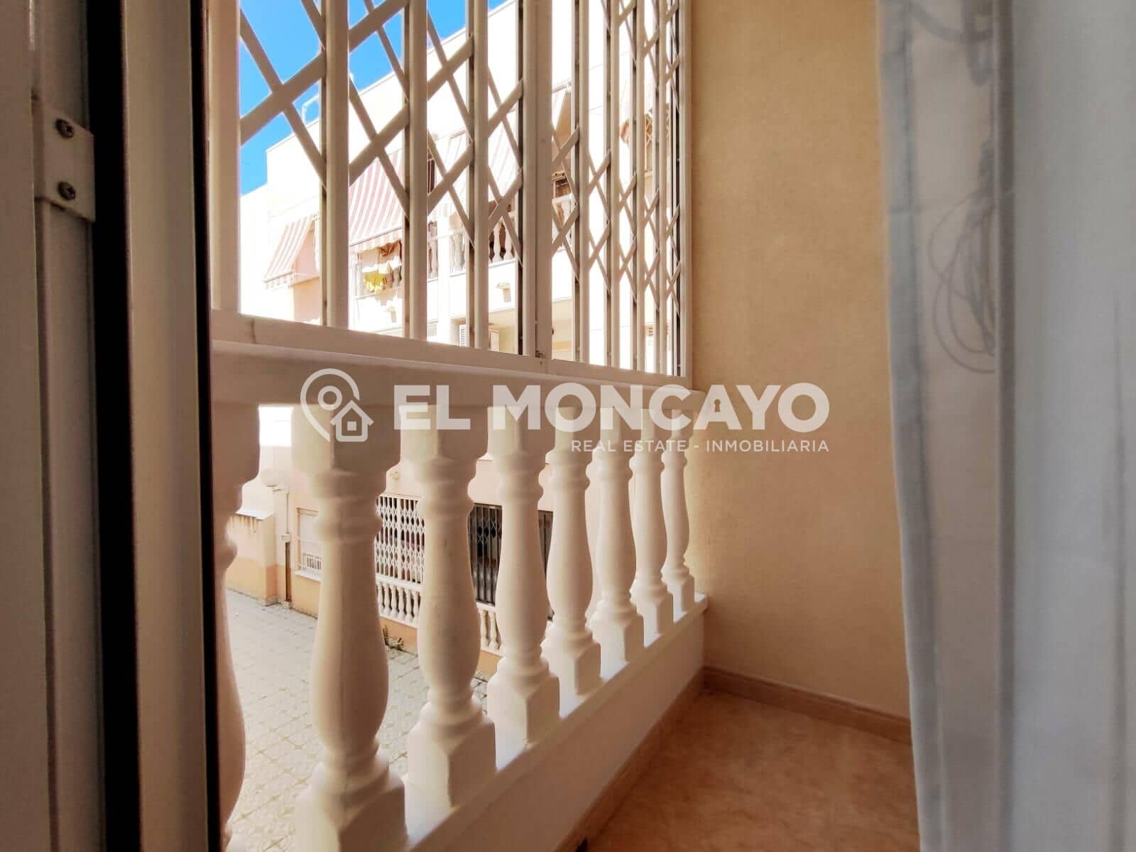 Apartamento de 2 habitaciones en Torrevieja en venta - 144.000 € (Ref: 9878747)