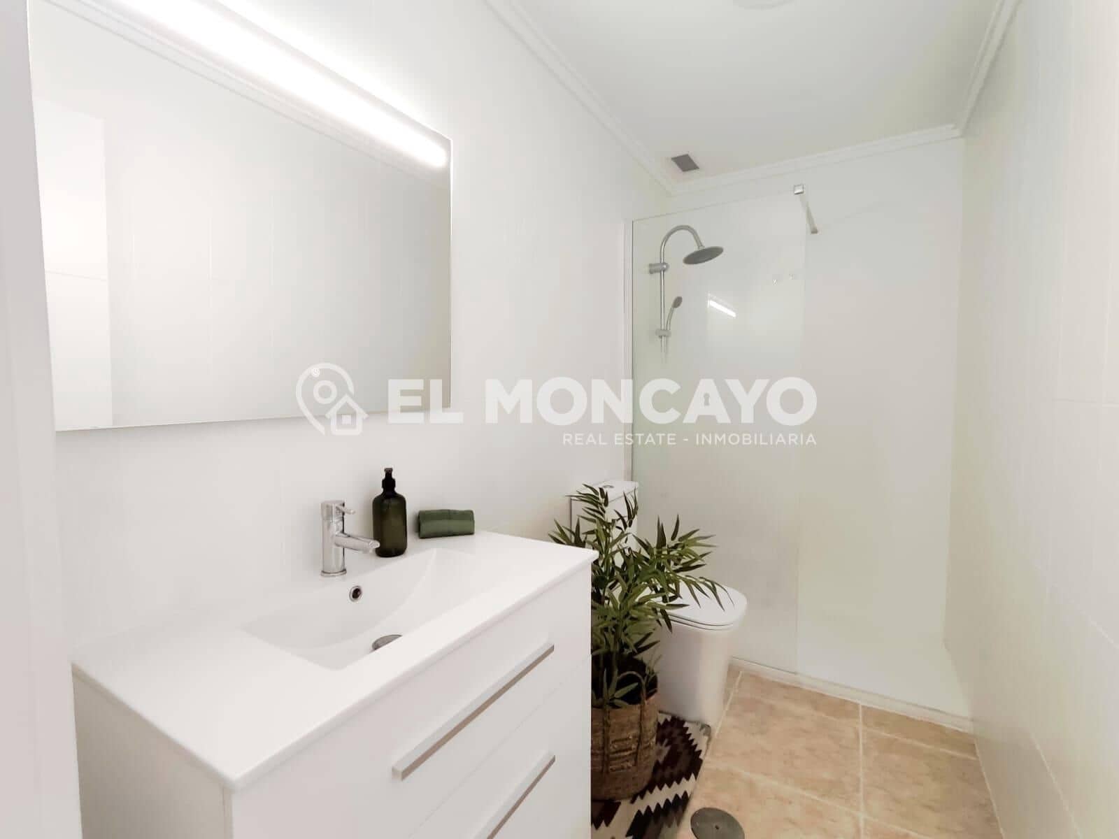 Apartamento de 2 habitaciones en Torrevieja en venta - 144.000 € (Ref: 9878747)