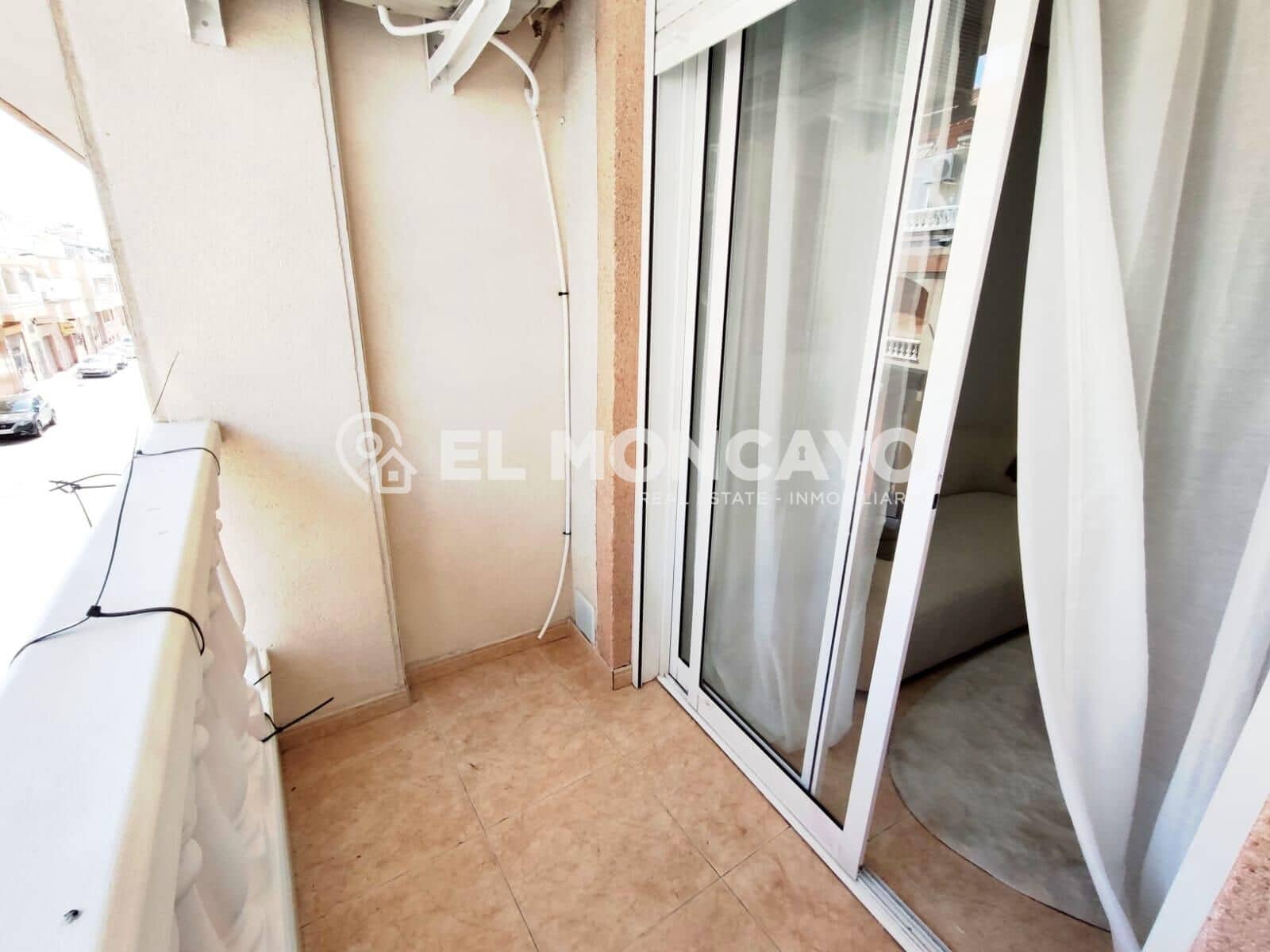Apartamento de 2 habitaciones en Torrevieja en venta - 144.000 € (Ref: 9878747)
