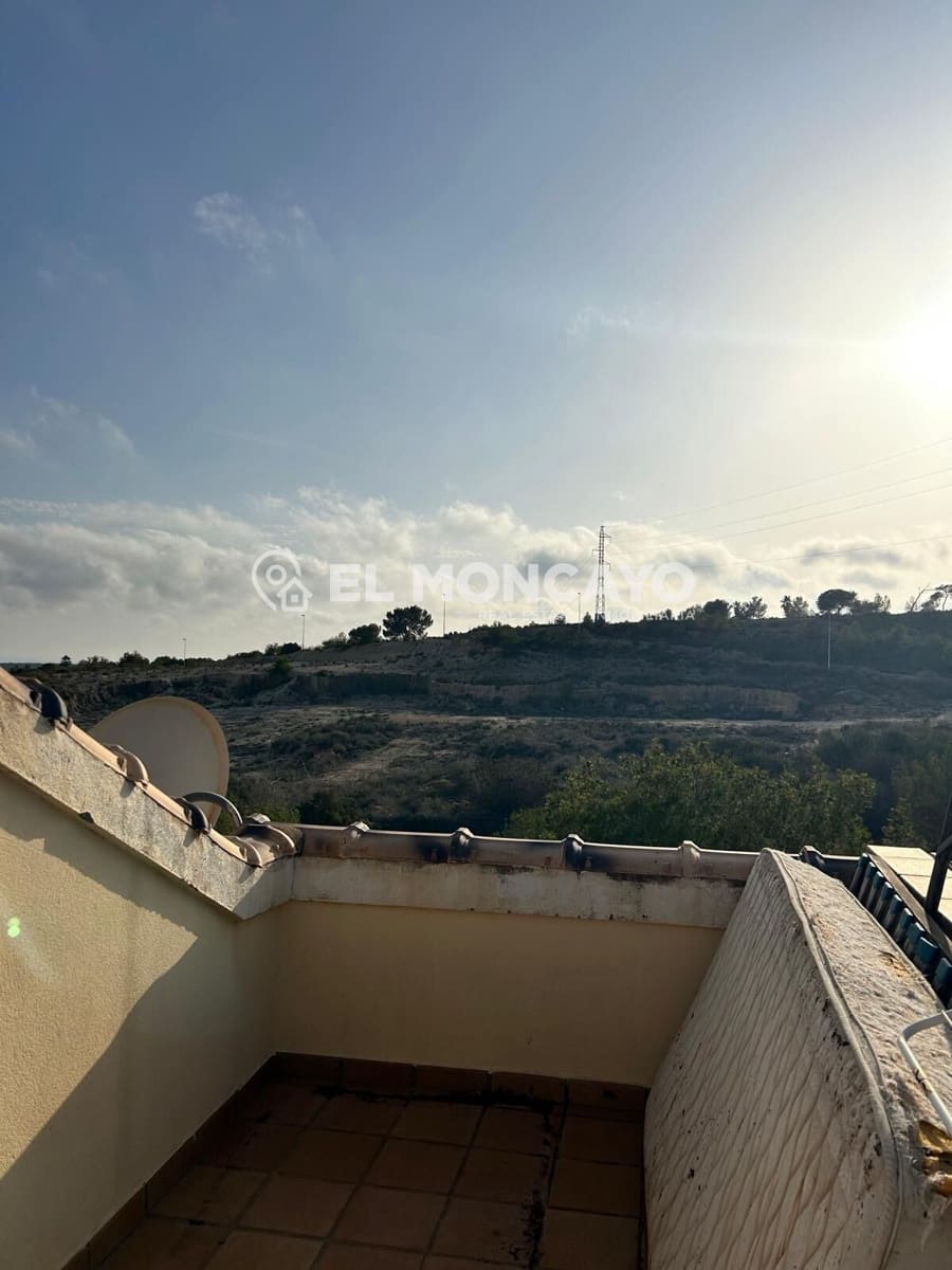 2 makuuhuone Rivitalo myytävänä paikassa Orihuela Costa mukana uima-altaan - 249 000 € (Ref: 9881889)
