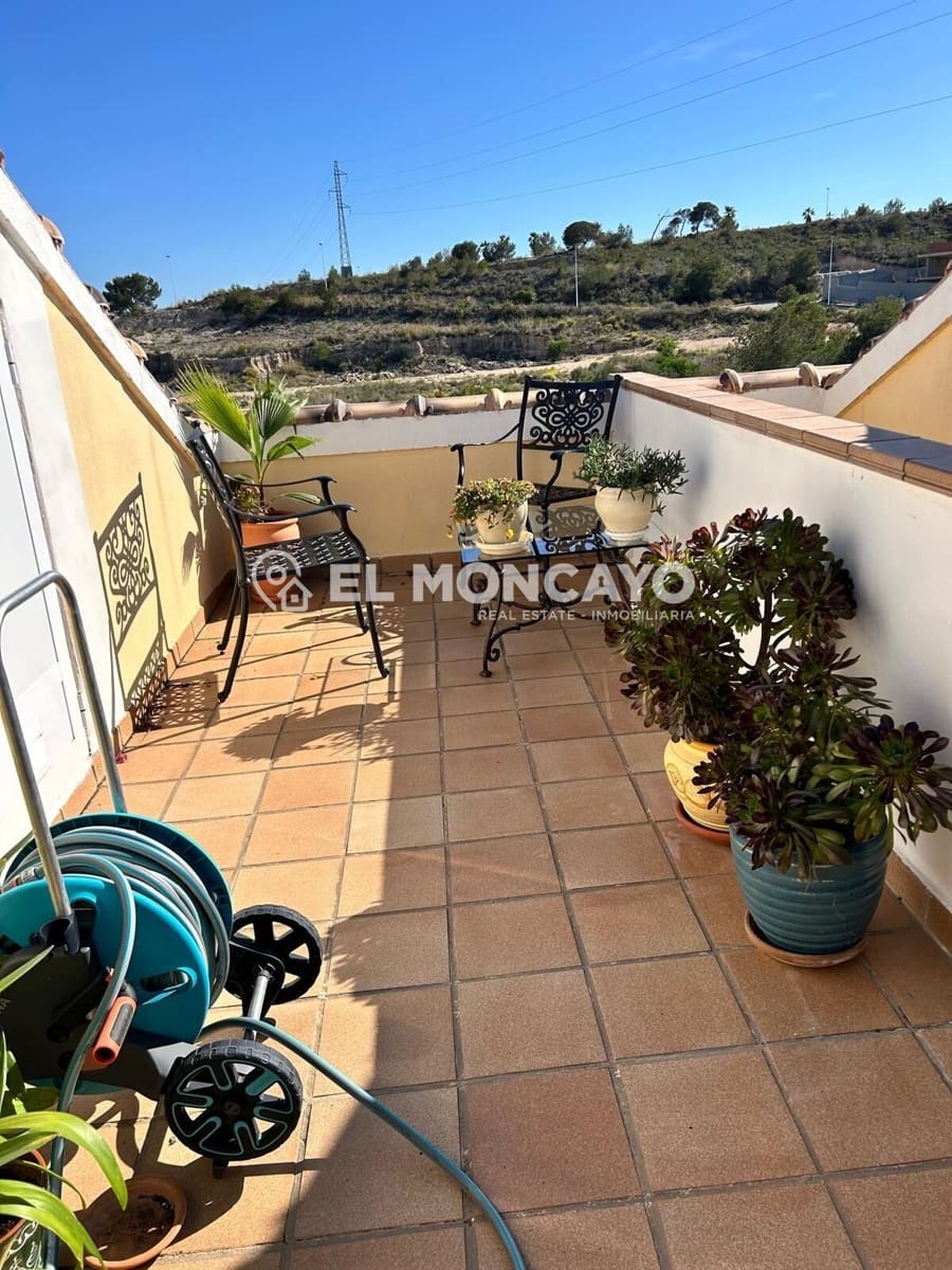 2 makuuhuone Rivitalo myytävänä paikassa Orihuela Costa mukana uima-altaan - 249 000 € (Ref: 9881889)