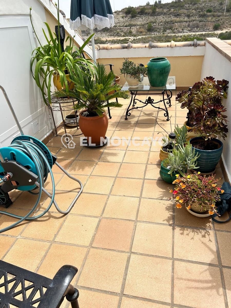 2 makuuhuone Rivitalo myytävänä paikassa Orihuela Costa mukana uima-altaan - 249 000 € (Ref: 9881889)