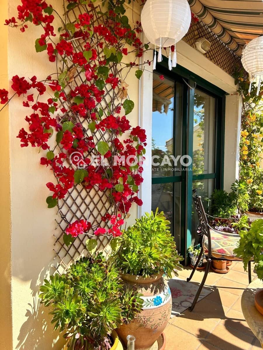 2 makuuhuone Rivitalo myytävänä paikassa Orihuela Costa mukana uima-altaan - 249 000 € (Ref: 9881889)