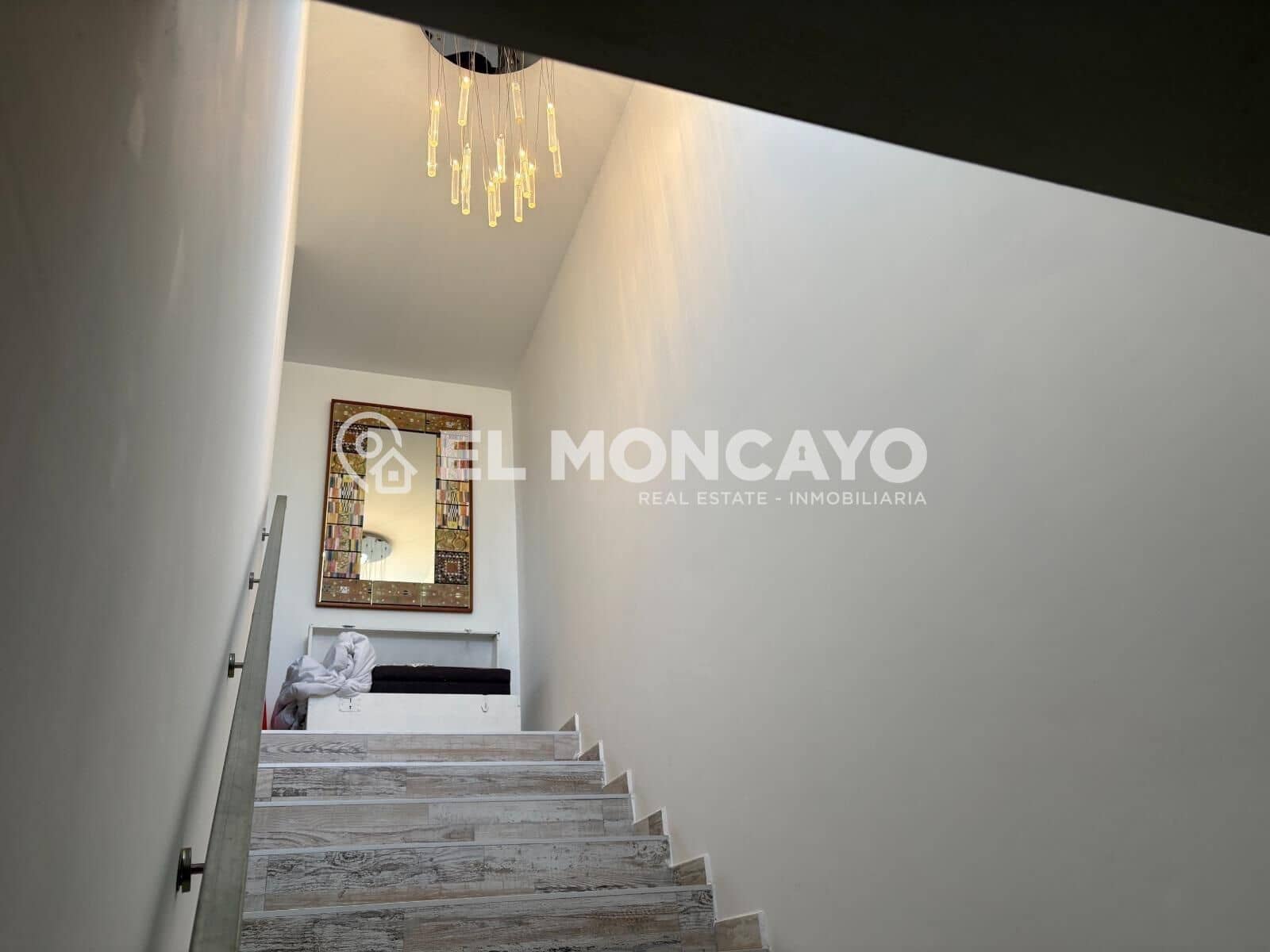 2 soveværelse Villa til salg i Torrevieja med swimmingpool - € 465.000 (Ref: 9888060)