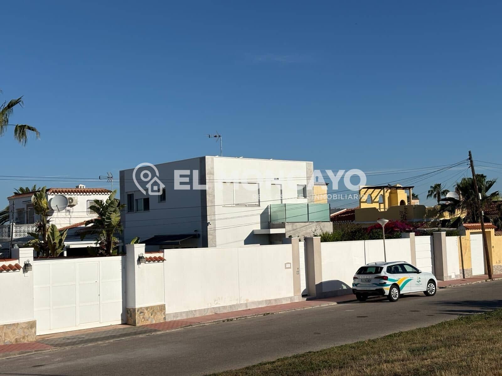 2 soveværelse Villa til salg i Torrevieja med swimmingpool - € 465.000 (Ref: 9888060)