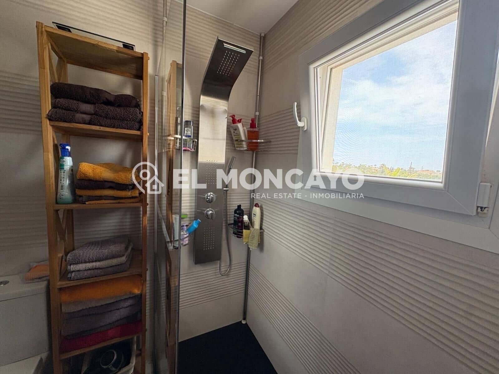2 soveværelse Villa til salg i Torrevieja med swimmingpool - € 465.000 (Ref: 9888060)