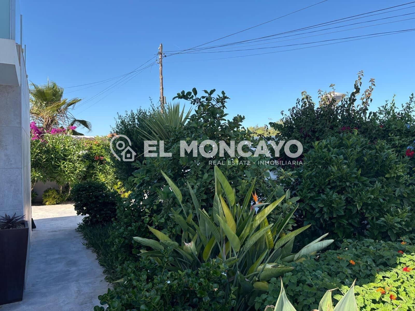 2 soveværelse Villa til salg i Torrevieja med swimmingpool - € 465.000 (Ref: 9888060)