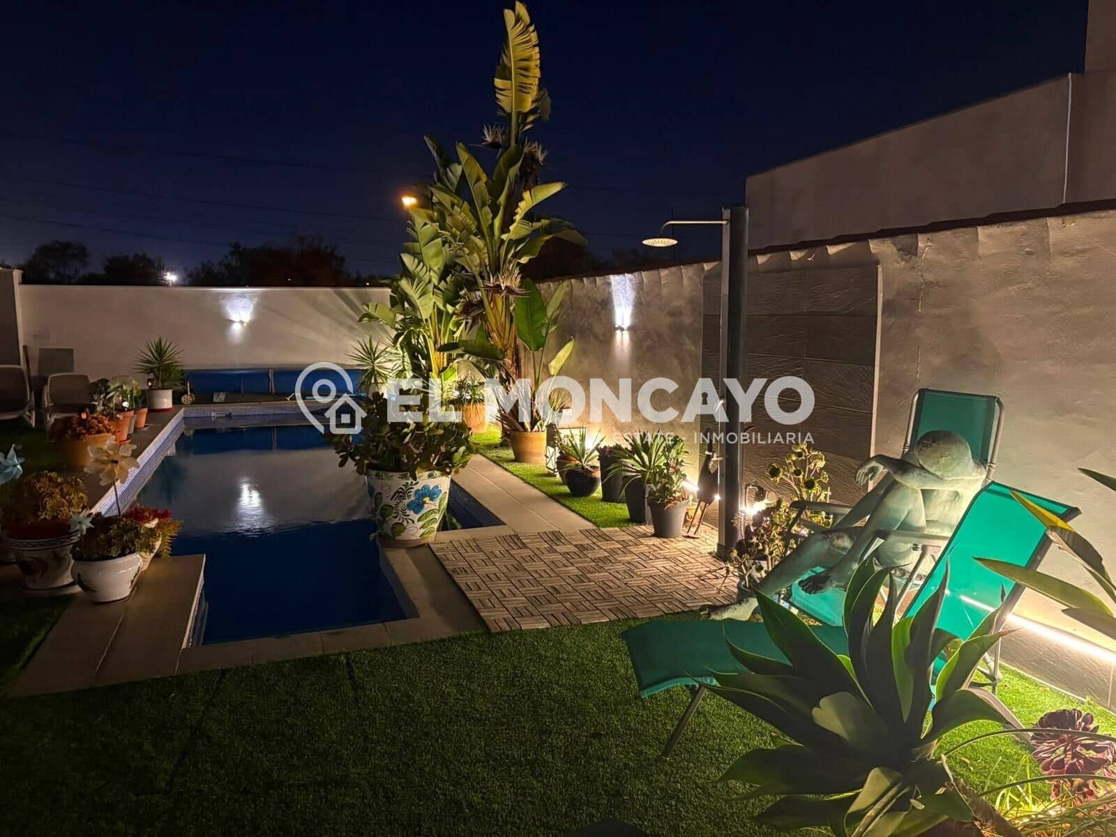 2 soveværelse Villa til salg i Torrevieja med swimmingpool - € 465.000 (Ref: 9888060)