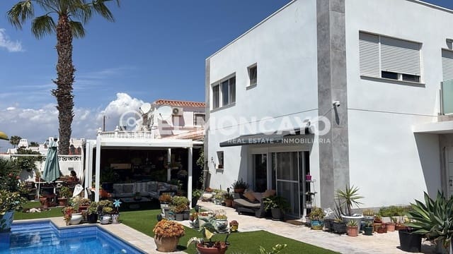 2 soveværelse Villa til salg i El Chaparral - La Siesta - La Torreta, Torrevieja med swimmingpool - € 465.000 (Ref: 9888060)