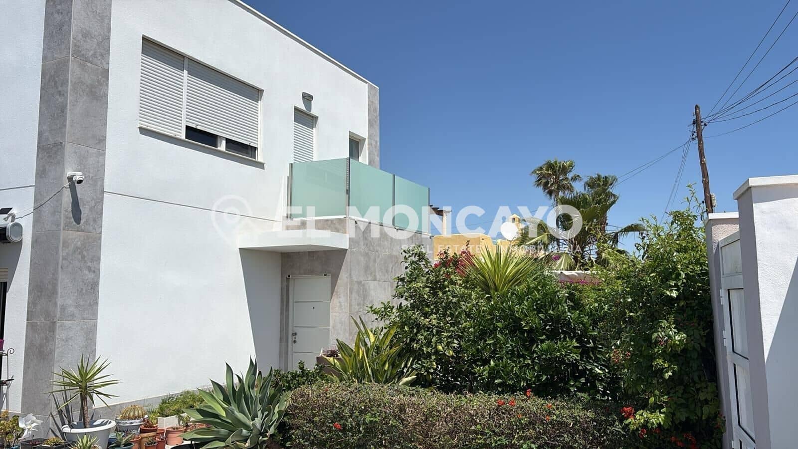 2 soveværelse Villa til salg i Torrevieja med swimmingpool - € 465.000 (Ref: 9888060)