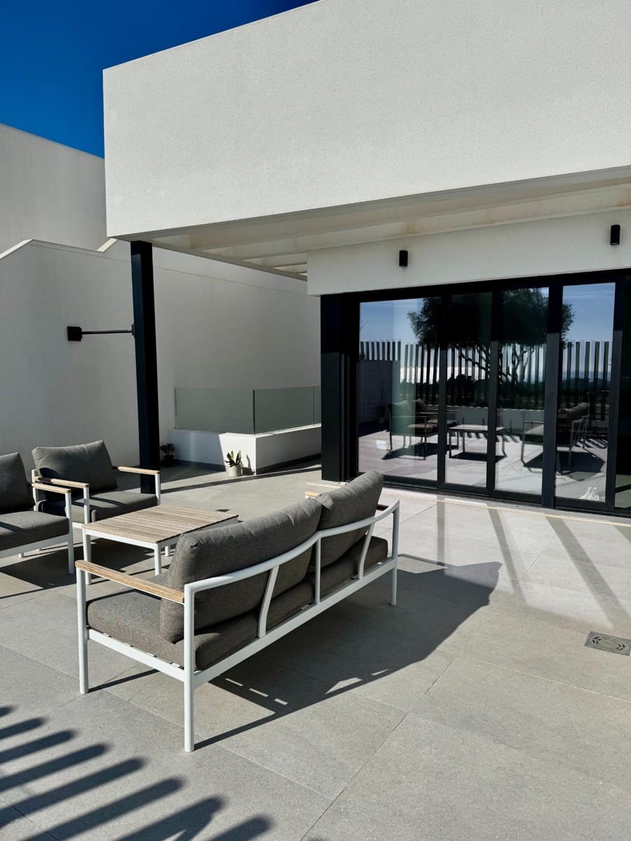 4 soveværelse Villa til salg i Guardamar del Segura med swimmingpool garage - € 569.900 (Ref: 9890326)