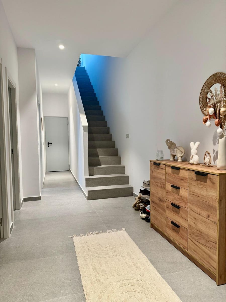4 soveværelse Villa til salg i Guardamar del Segura med swimmingpool garage - € 569.900 (Ref: 9890326)
