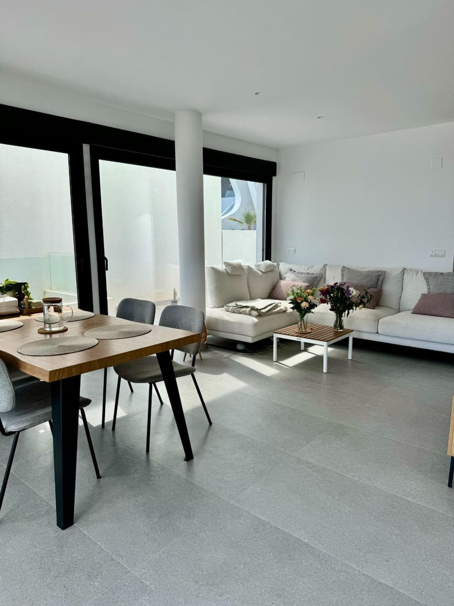 4 soveværelse Villa til salg i Guardamar del Segura med swimmingpool garage - € 569.900 (Ref: 9890326)