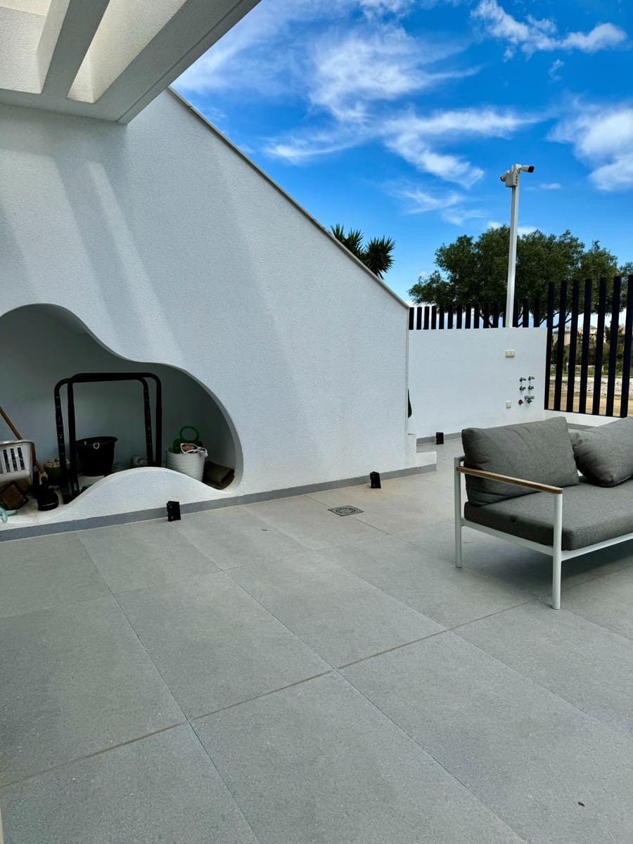 4 soveværelse Villa til salg i Guardamar del Segura med swimmingpool garage - € 569.900 (Ref: 9890326)