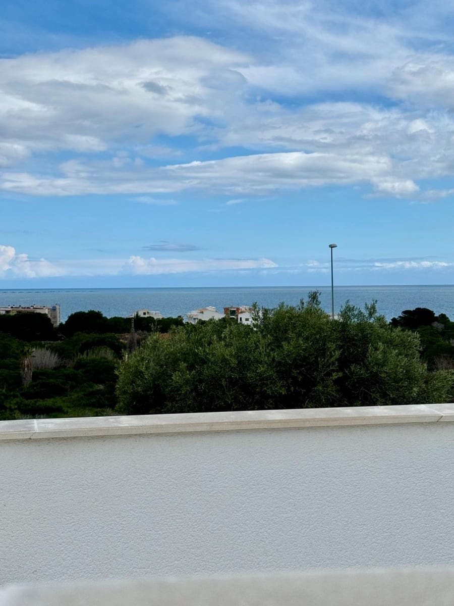 4 soveværelse Villa til salg i Guardamar del Segura med swimmingpool garage - € 569.900 (Ref: 9890326)